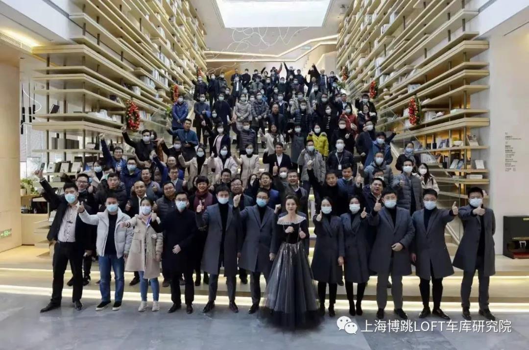 中山全国一百多人在华侨城汉口道6号参观研讨LOFT专利车库技术！